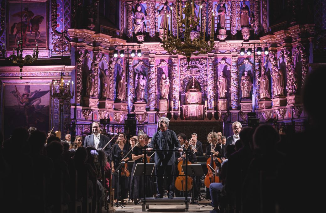Semyon Bychkov and the Paris Opera Orchestra in the Église Saint-Jean-Baptiste © Mathieu Mengaillou KOMCEBO
