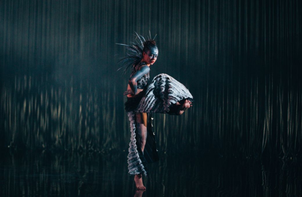 Courtney Radford in Frances Rings' <i>Yuldea</i> &copy; Kate Longley
