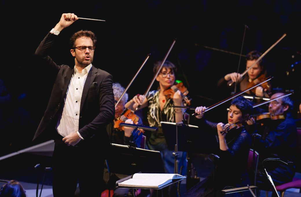 Dinis Sousa conducts the Orchestre R&eacute;volutionnaire et Romantique &copy; BBC | Andy Paradise