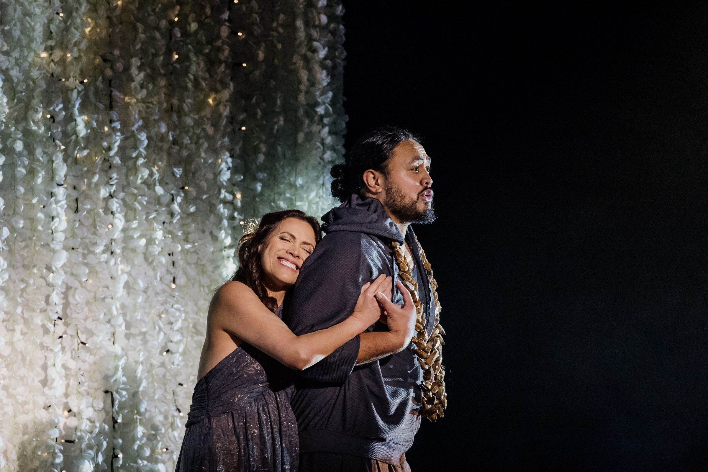 Deborah Wai Kapohe (Euridice) and Samson Setu (Orfeo) &copy; Andi Crown