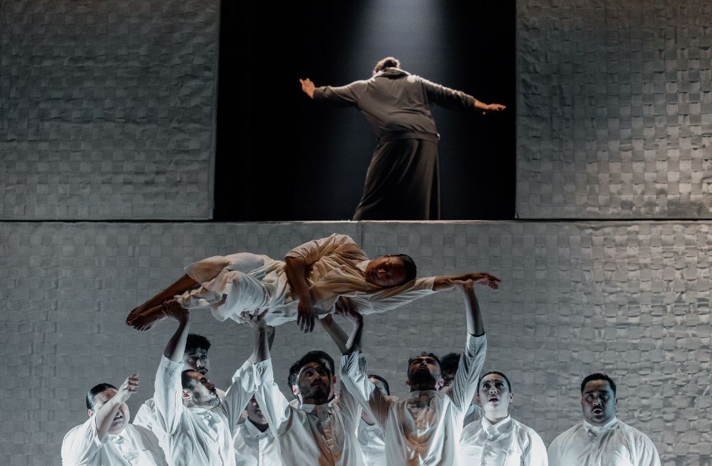 Black Grace dancers &copy; Andi Crown