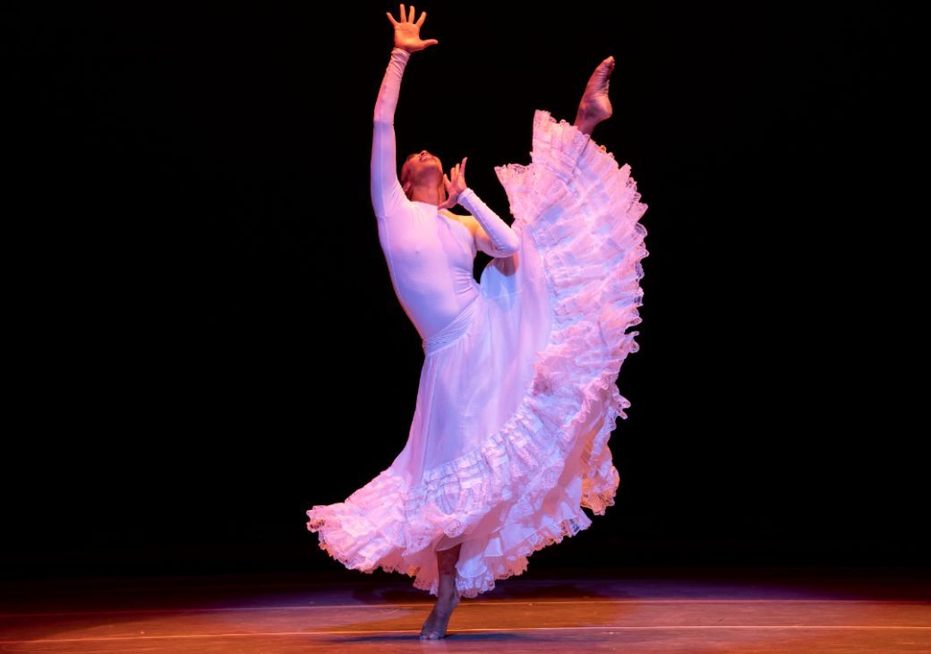 Constance Stamatiou in Alvin Ailey's <i>Cry</i> © Paul Kolnik