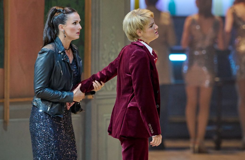 Sl&aacute;vka Z&aacute;mečn&iacute;kov&aacute; (Servilia) and Patrizia Nolz (Annio) &copy; Wiener Staatsoper | Michael P&ouml;hn