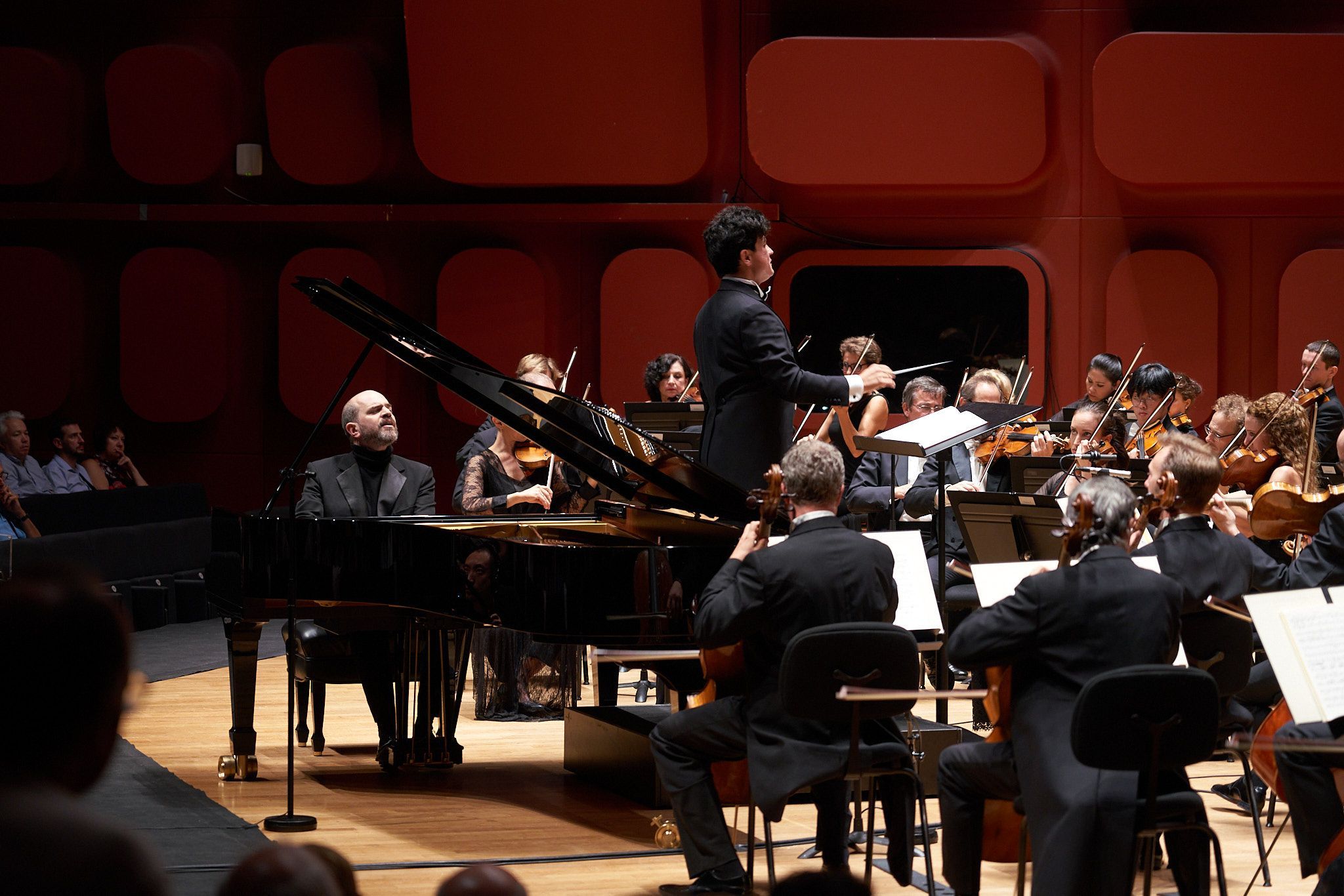 Kirill Gerstein, Aziz Shokhakimov et l'Orchestre philharmonique de Strasbourg © Grégory Massat