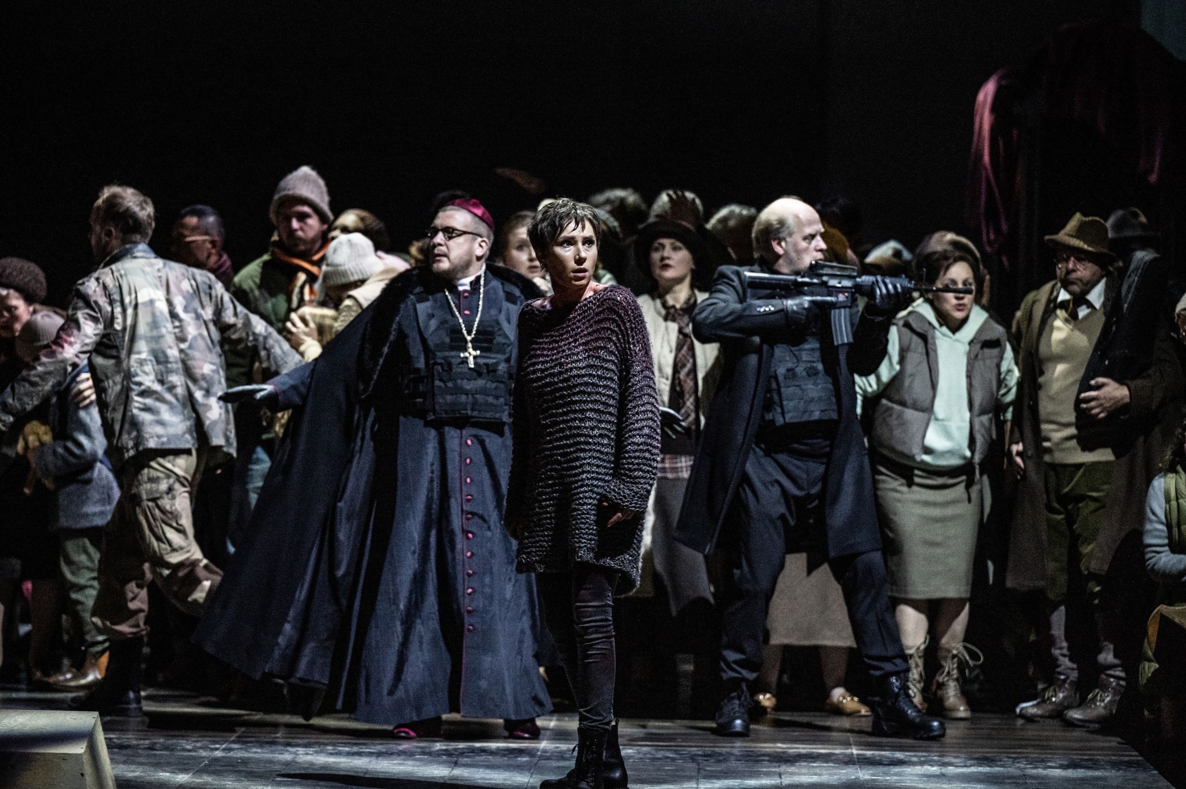 Richard Šveda (Lionel), Alexei Botnarciuc (Kardinal), Maria Kataeva (Johanna) &copy; Sandra Then