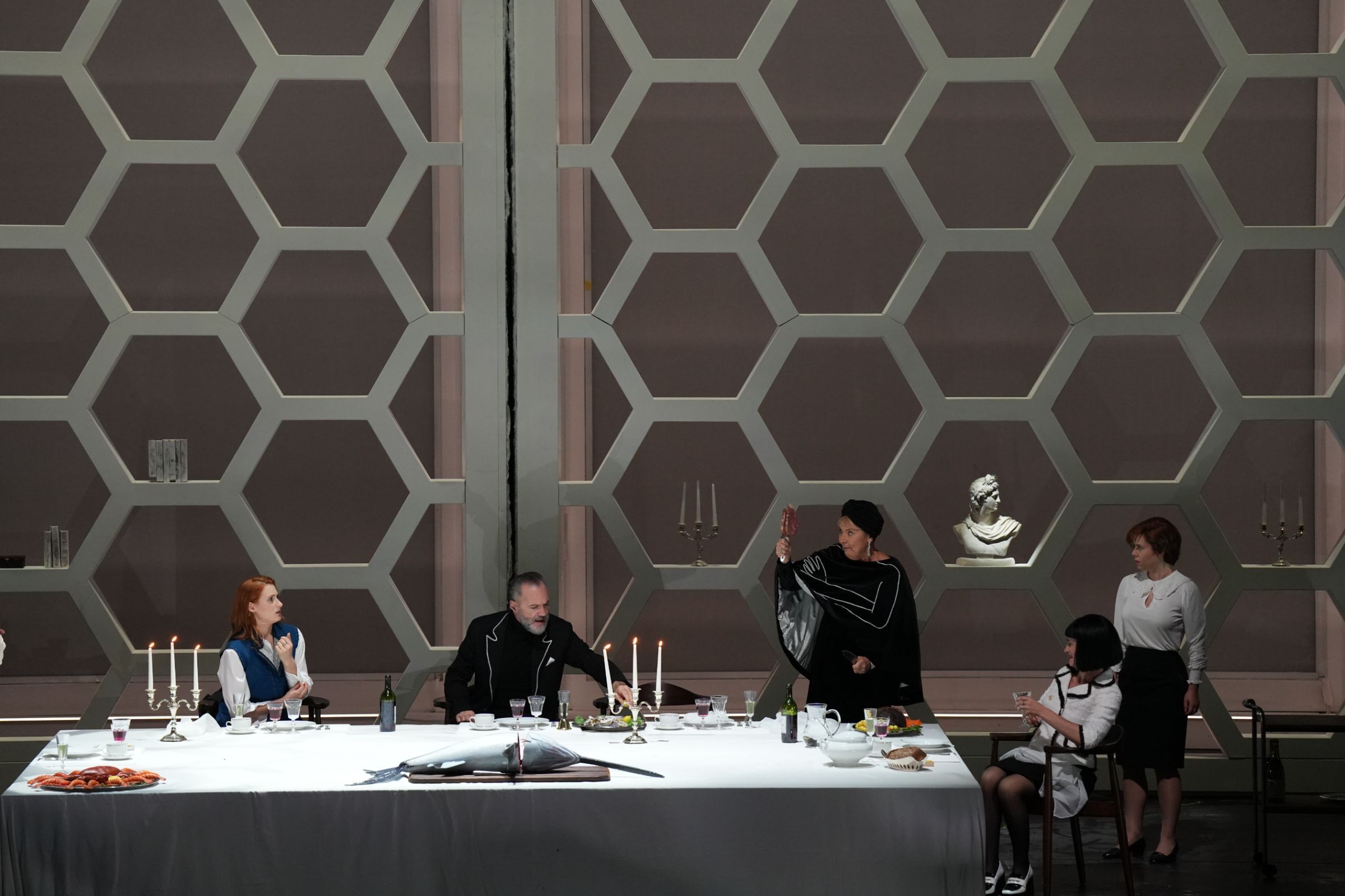 Jessica Niles (Sandra), Gidon Saks (Alexander), Susan Bickley (Victoria) and Sarah Defrise (Naomi) © Karl Forster