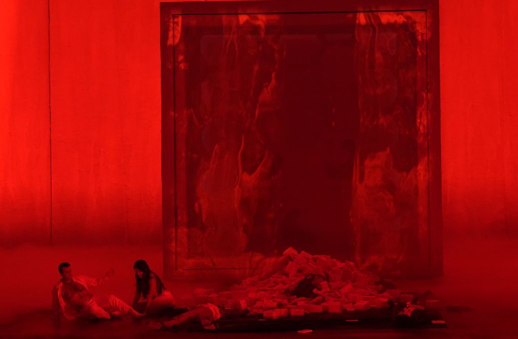 Paul Appleby (Blake) and Katarina Bradić (Cassandra) © Karl Forster