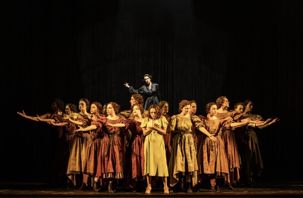 Jaquelina Livieri (Margarita) and ensemble &copy; Johan Persson