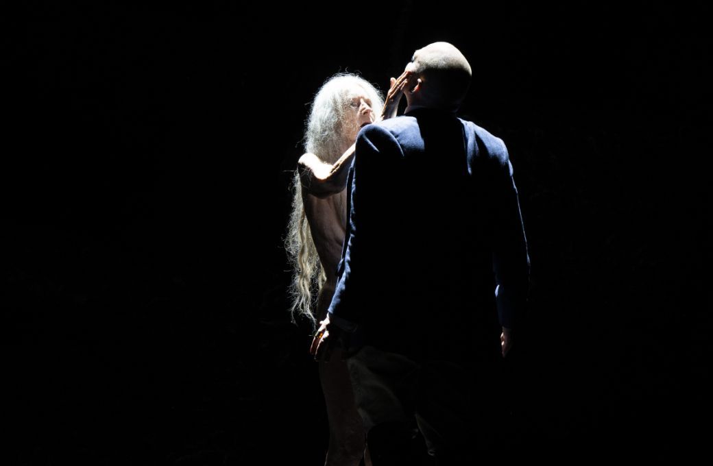 Rose Knox-Peebles (Erda) and Christopher Maltman (Wotan) © ROH | Monika Rittershaus