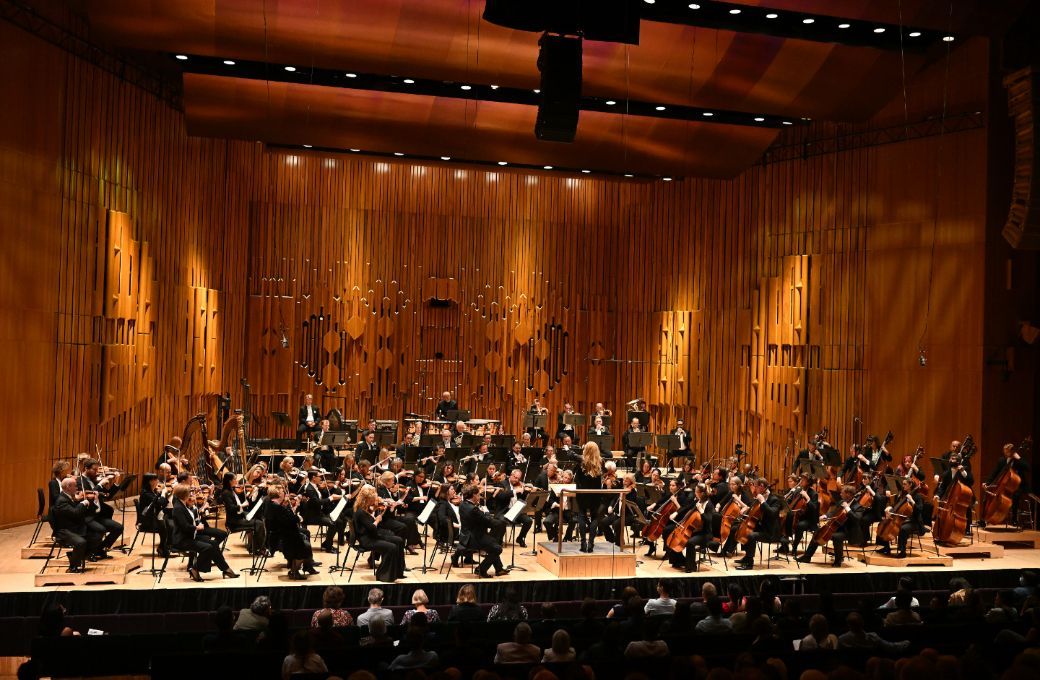 Barbara Hannigan conducts the London Symphony Orchestra © LSO | Mark Allan