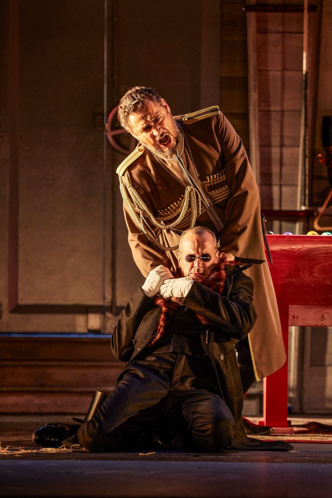 Alexander Tsymbalyuk (Boris Godunov) and Matthias Klink (Shuisky) &copy; Brinkhoff | Mögenburg