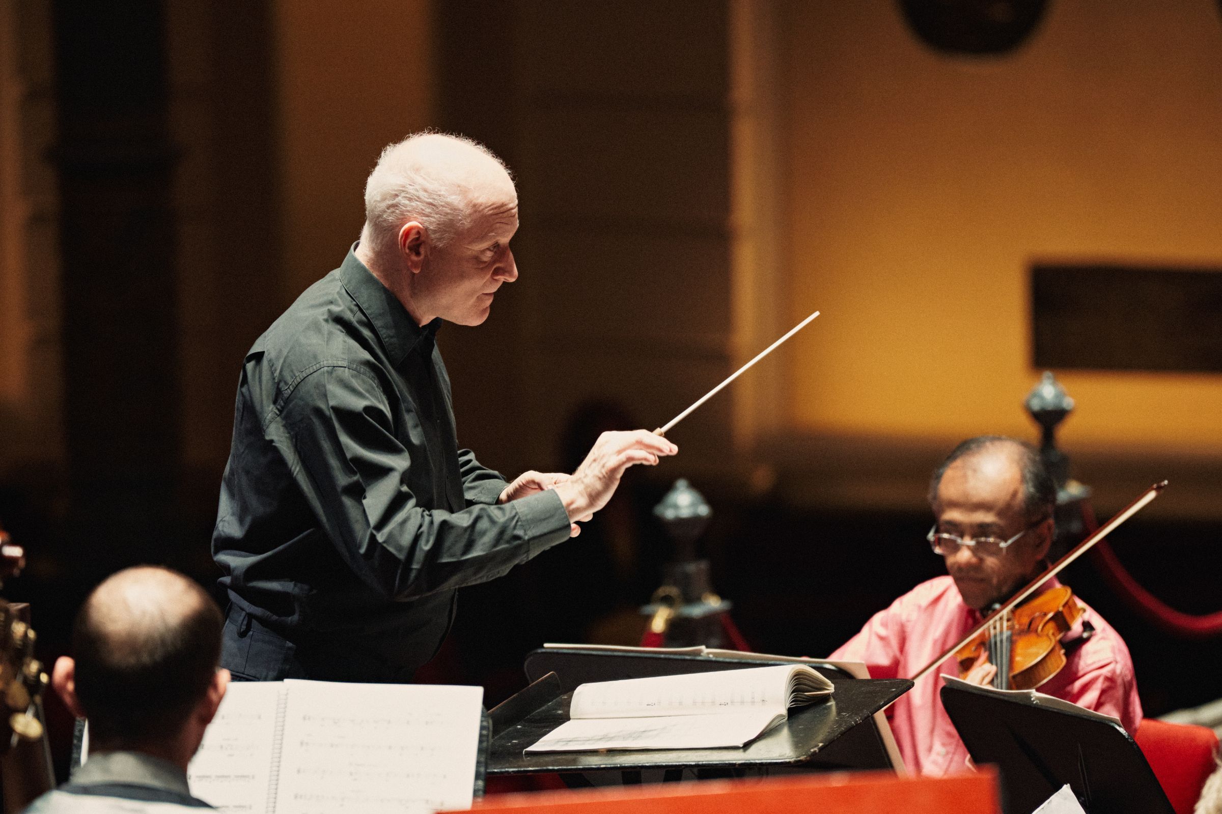 Sir George Benjamin conducts Ensemble Modern &copy; Milagro Elstak