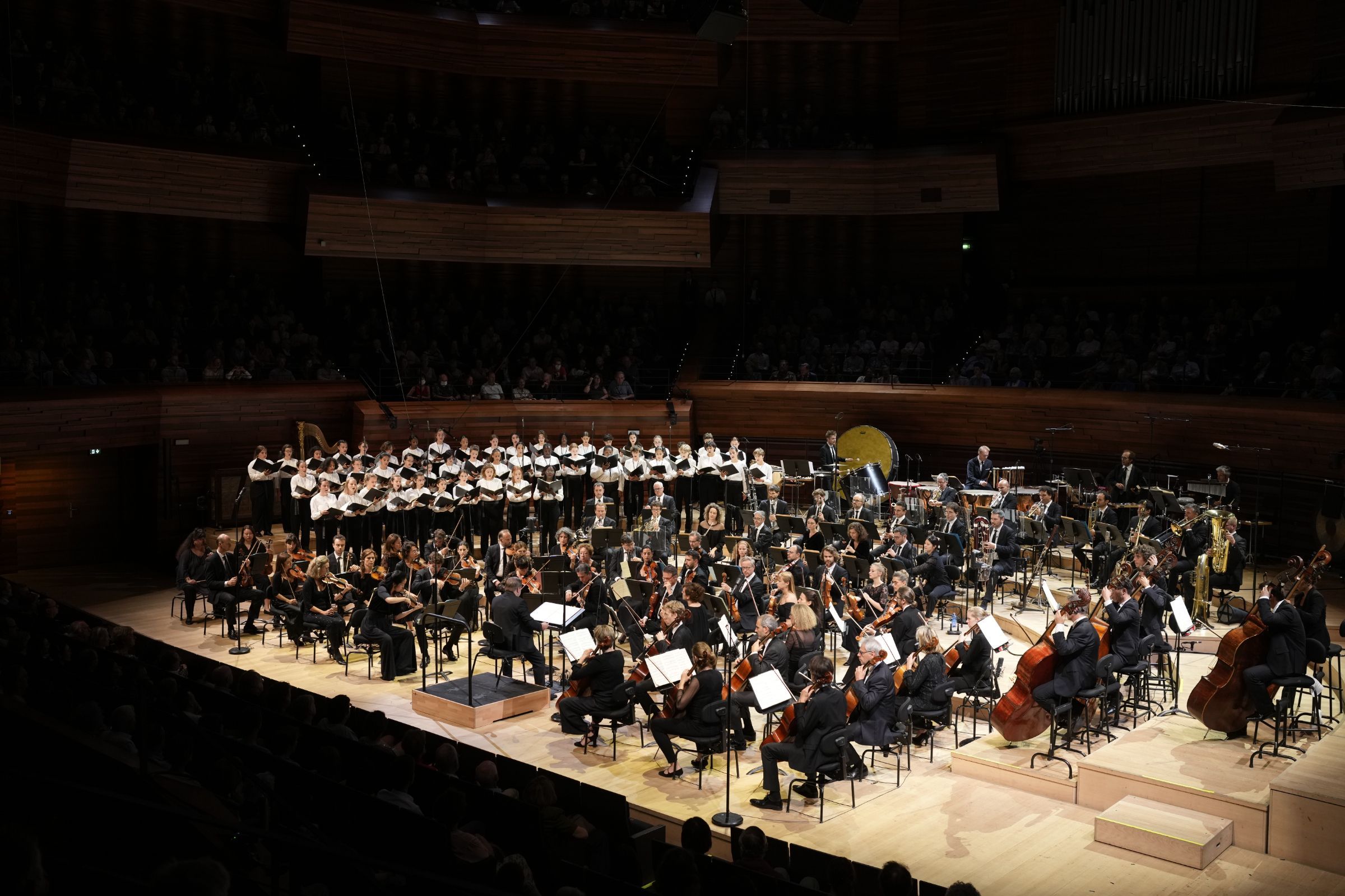 L'Orchestre philharmonique et la Maîtrise de Radio France, sous la direction de Mikko Franck © Christophe Abramowitz / Radio France
