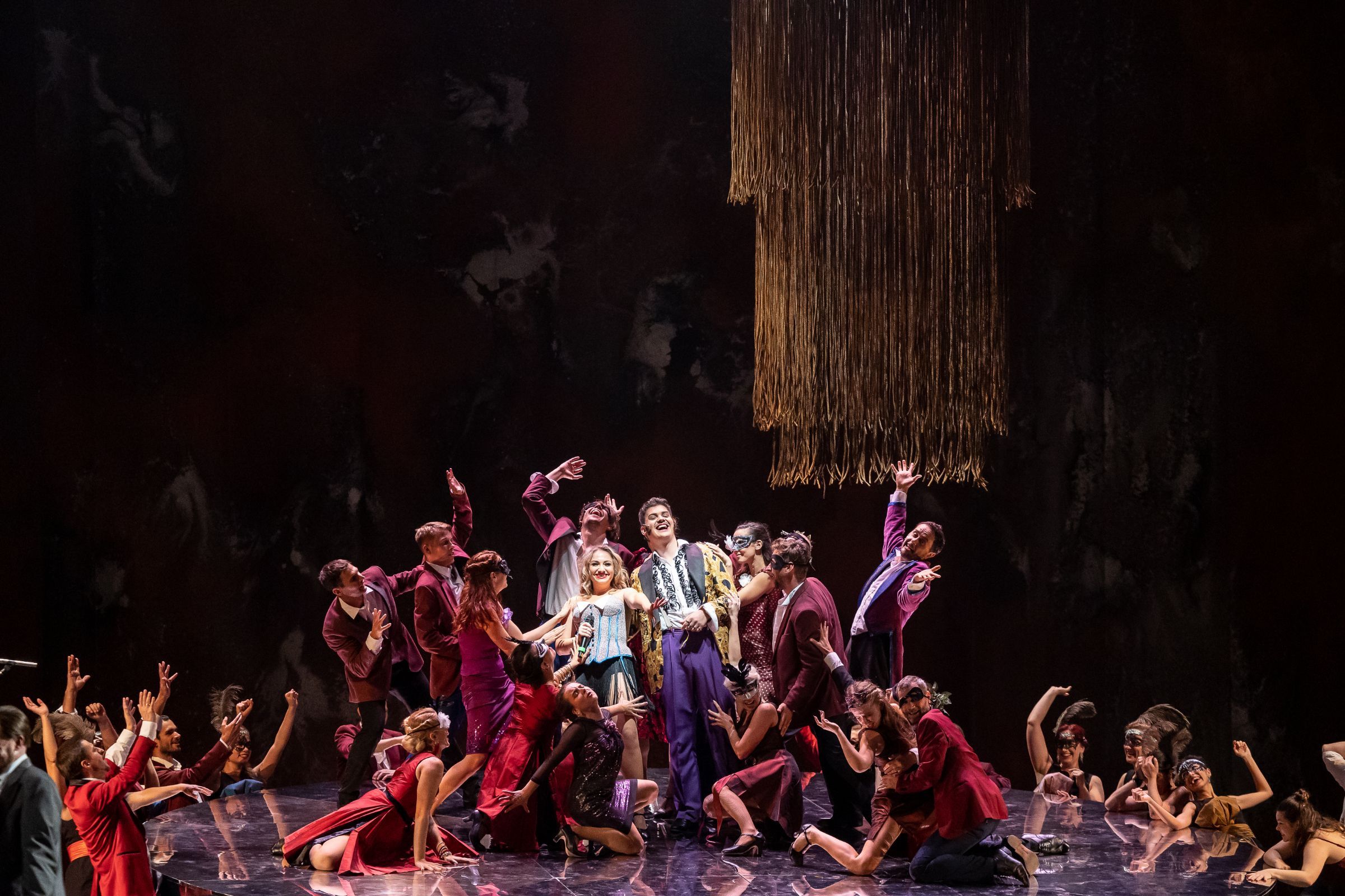 Martin Čičvák’s staging of Paul Abraham’s <i>Ball im Savoy</i> &copy; Národní divadlo | Zdeněk Sokol