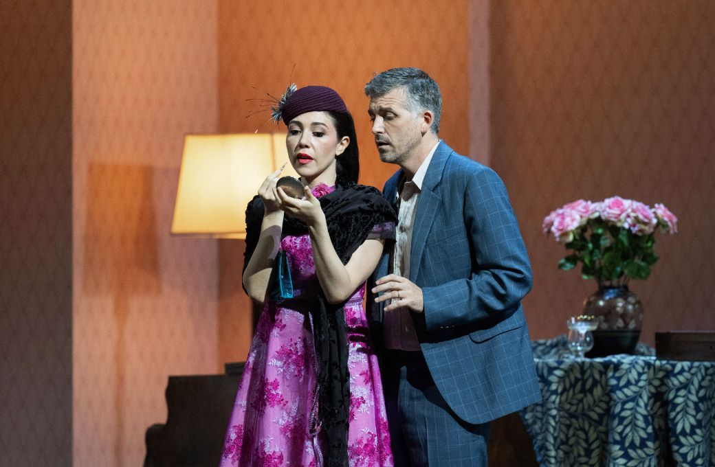 Sandra Hamaoui (Lisette) und Juan Francisco Gatell (Prunier) &copy; Monika Rittershaus