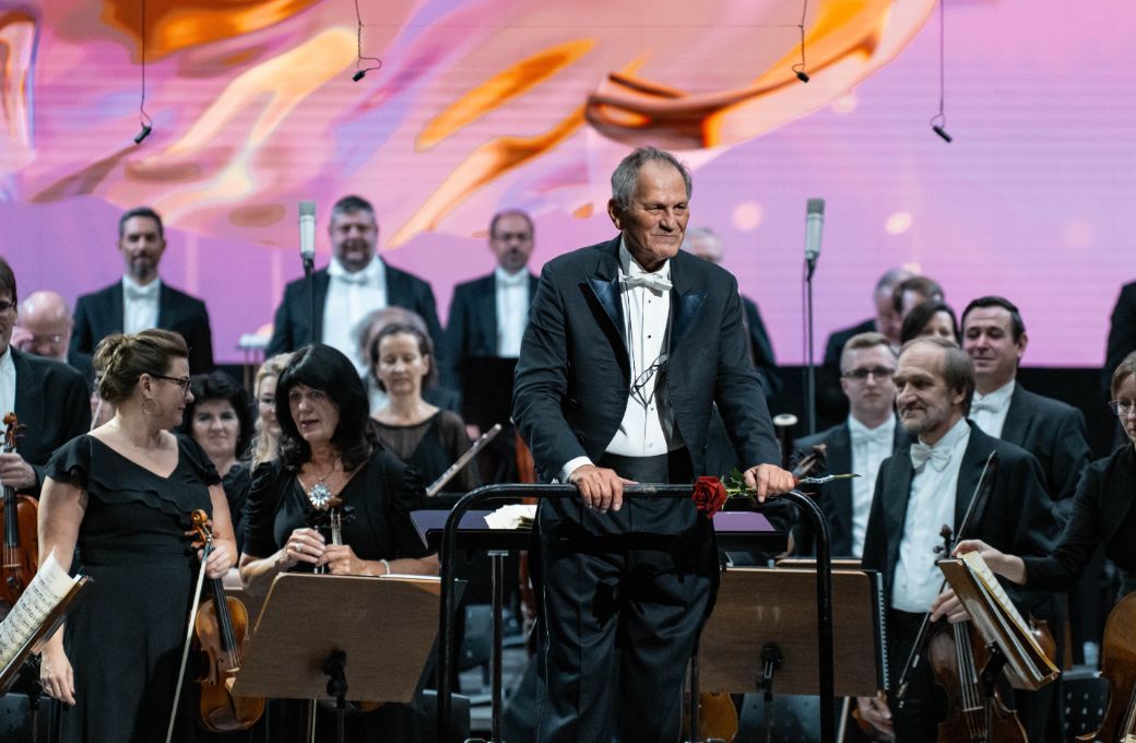 Cristian Mandeal and the Hungarian National Philharmonic Orchestra &copy; Andrada Pavel