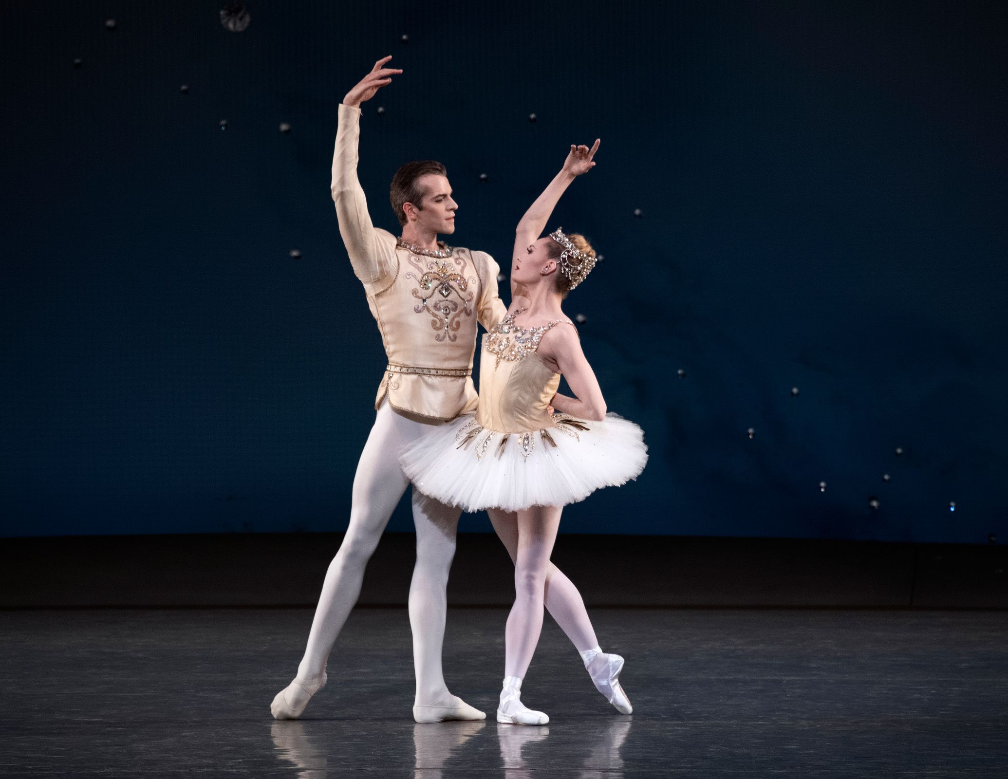 Russell Janzen and Sara Mearns of NYCB in <i>Diamonds</i> &copy; Erin Baiano