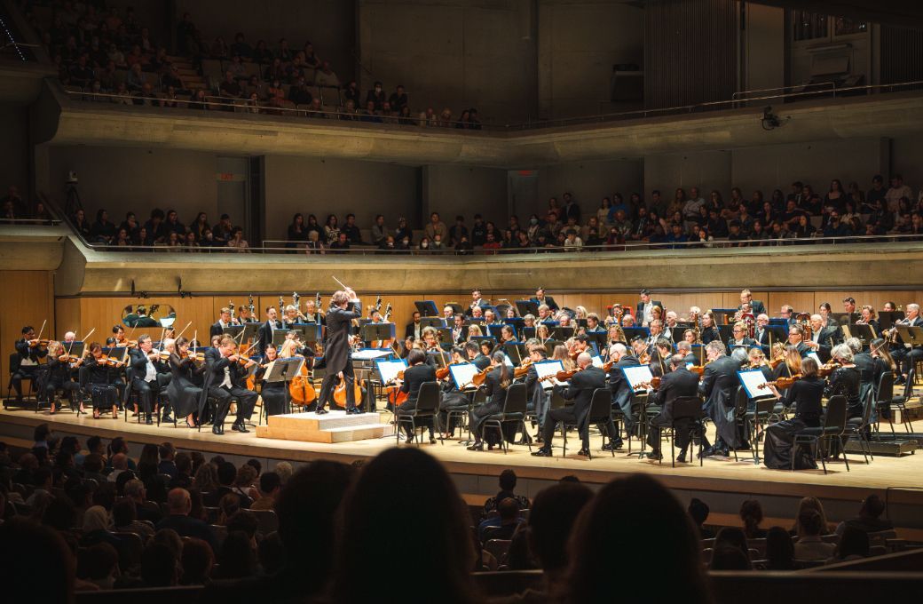 Gustavo Gimeno conducts the Toronto Symphony Orchestra &copy; Allan Cabral