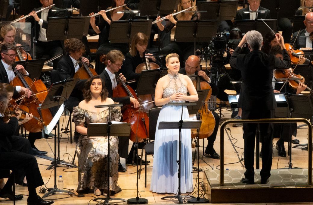 Beth Taylor, Sally Matthews and the London Philharmonic Orchestra &copy; London Philharmonic Orchestra