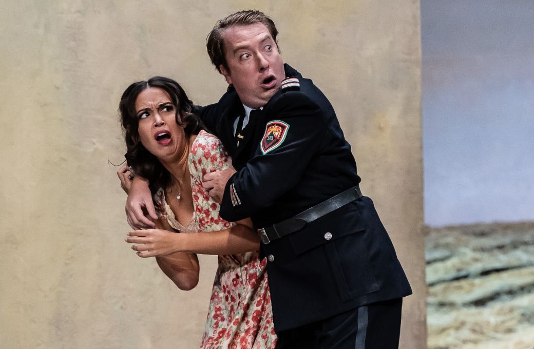 Nadine Sierra (Adina) and Boris Pinkhasovich (Belcore) &copy; ROH | Clive Barda