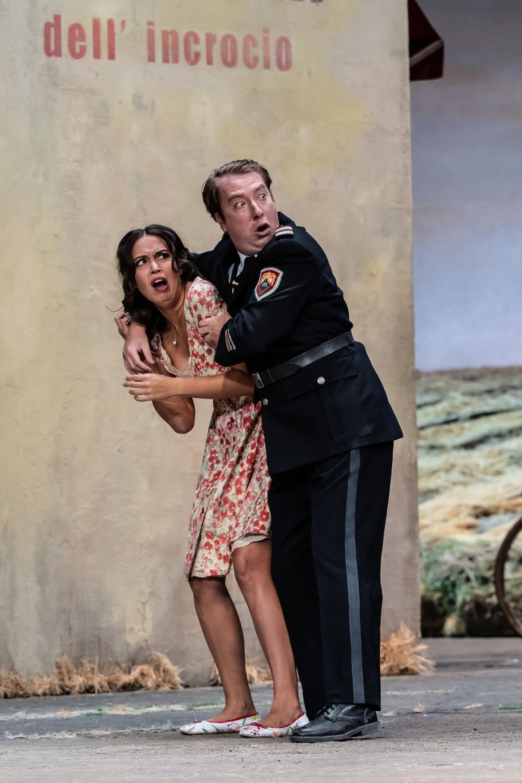 Nadine Sierra (Adina) and Boris Pinkhasovich (Belcore) &copy; ROH | Clive Barda