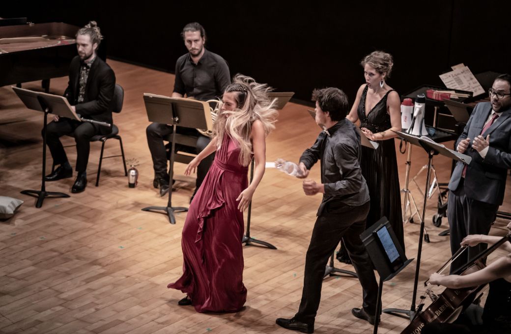 La soprano Anne-Laure Hulin junto a los integrantes de Ensemble Maja © Fotos Archivo Festival Ensems | Contra Vent i Fusta
