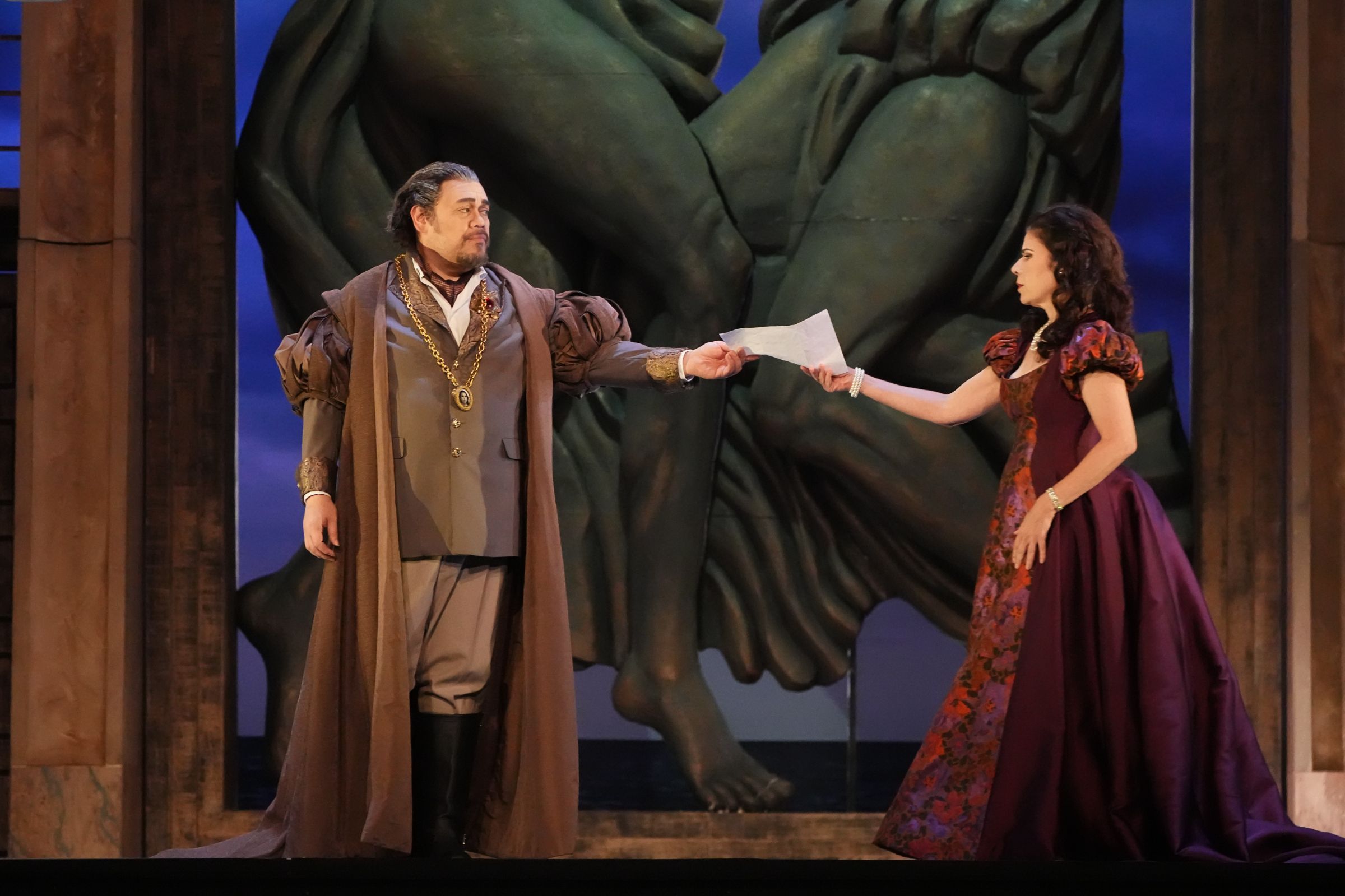 Quinn Kelsey (Simon Boccanegra) and Ana María Martínez (Amelia) &copy; Steven Pisano