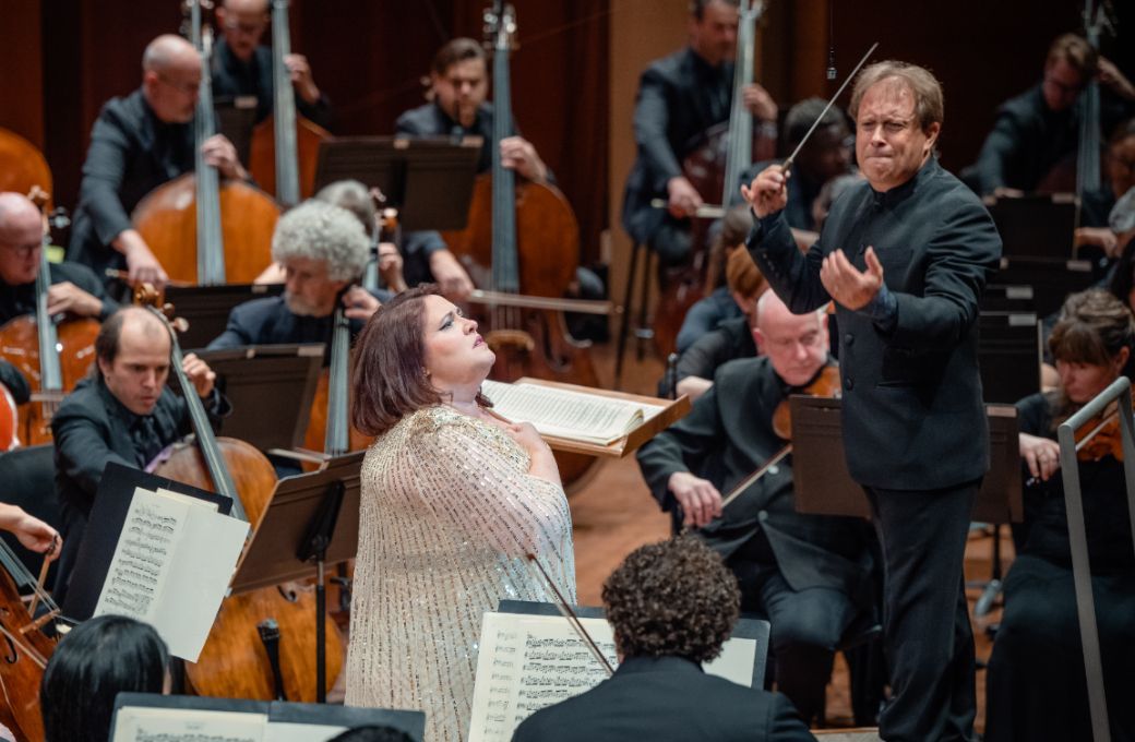 Alexandra LoBianco, Ludovic Morlot and the Seattle Symphony © Brandon Patoc