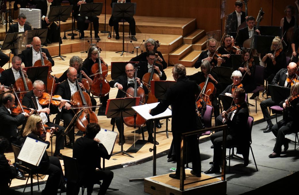 Sir Mark Elder conducts The Hall&eacute; &copy; Alex Burns | The Hall&eacute;