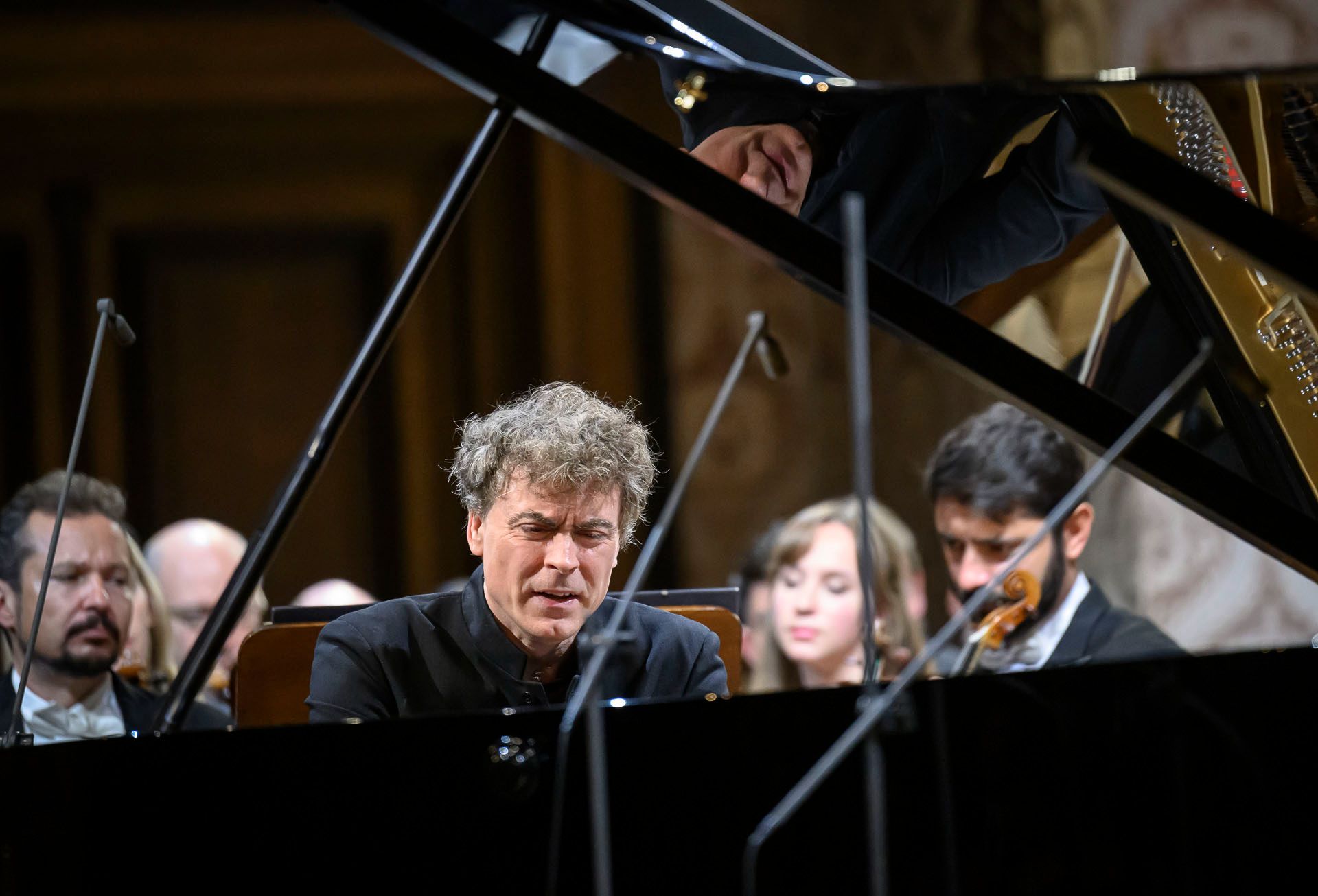 Paul Lewis and the Prague Radio Symphony Orchestra &copy; Petra Hajská