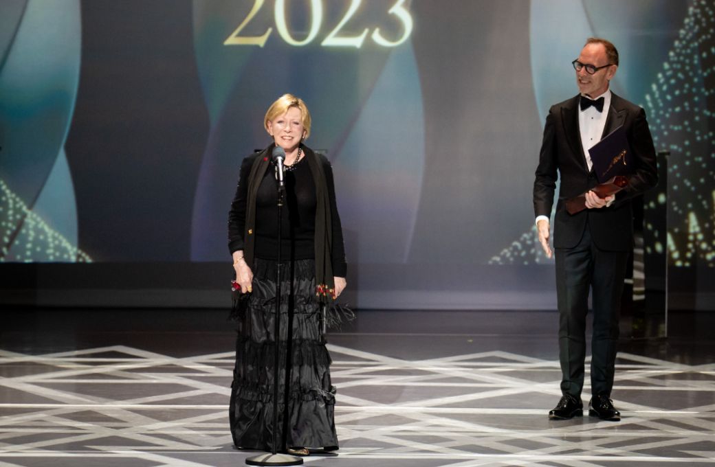 Natalia Makarova receives her Petipa Award from Ted Brandsen &copy; Jack Devant