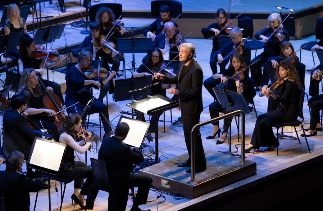 Edward Gardner conducts the London Philharmonic Orchestra &copy; London Philharmonic Orchestra