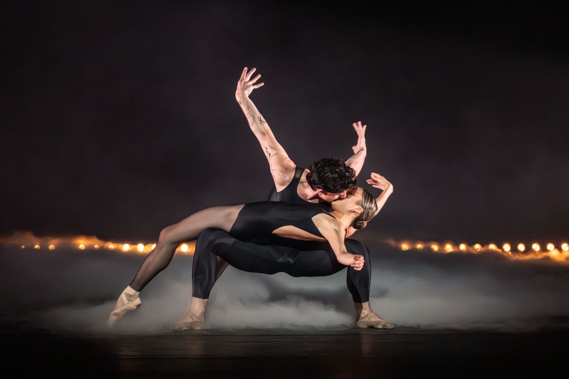 Javier Rojas and Yaoqian Shang in <i>Black Sabbath - The Ballet</i> © Johan Persson
