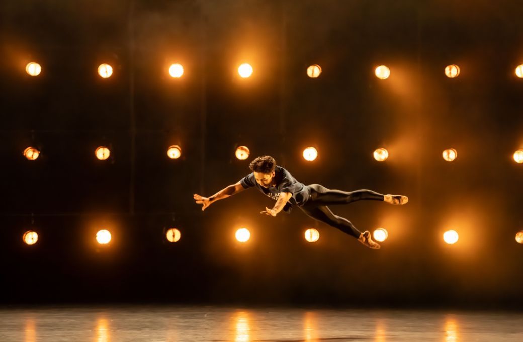 Riku Ito in <i>Black Sabbath - The Ballet</i> © Johan Persson