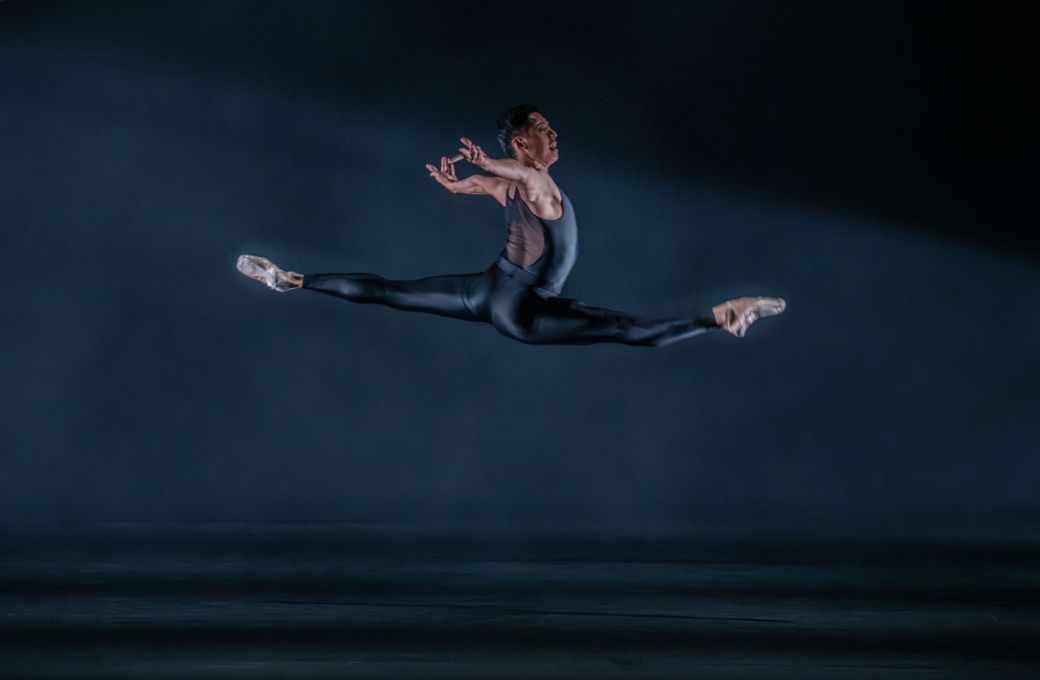 Tzu-Chao Chou in <i>Black Sabbath - The Ballet</i> © Johan Persson