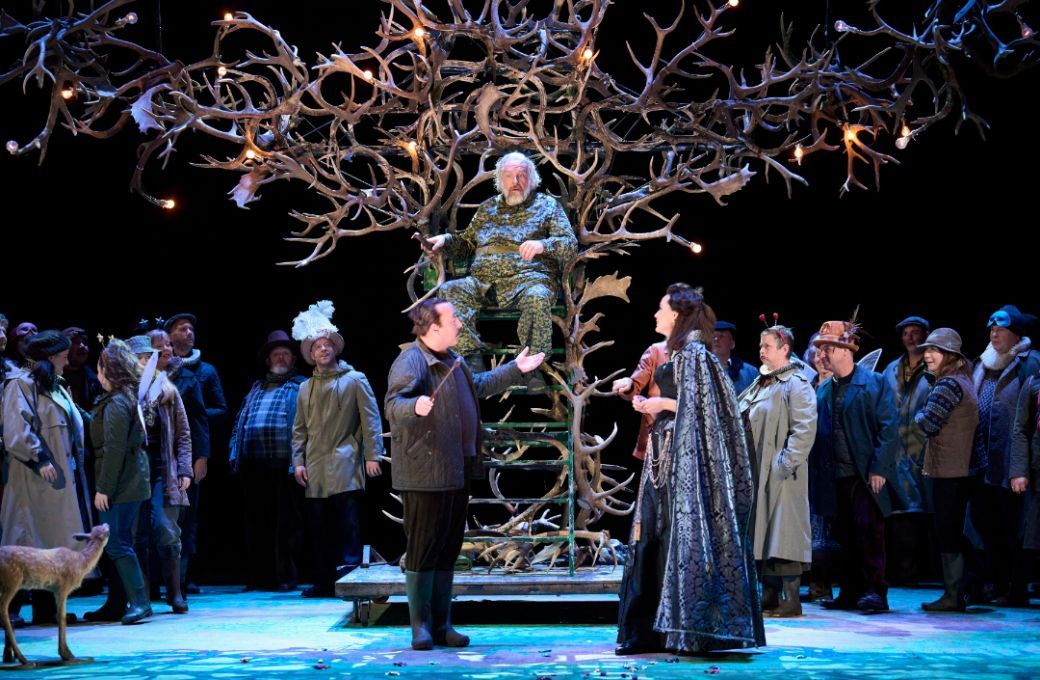 Richard Burkhard (Ford), Henry Waddington (Falstaff), Kate Royal (Alice) and ensemble © Richard Hubert Smith