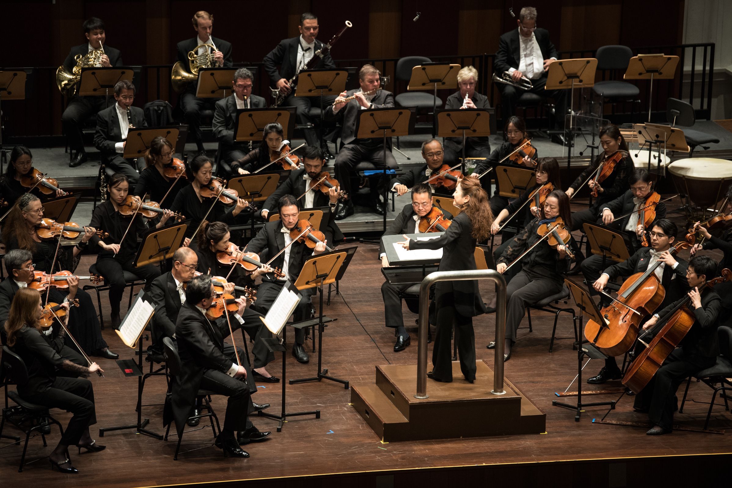 Han-Na Chang conducts the Singapore Symphony Orchestra &copy; Jack Yam | Singapore Symphony Orchestra