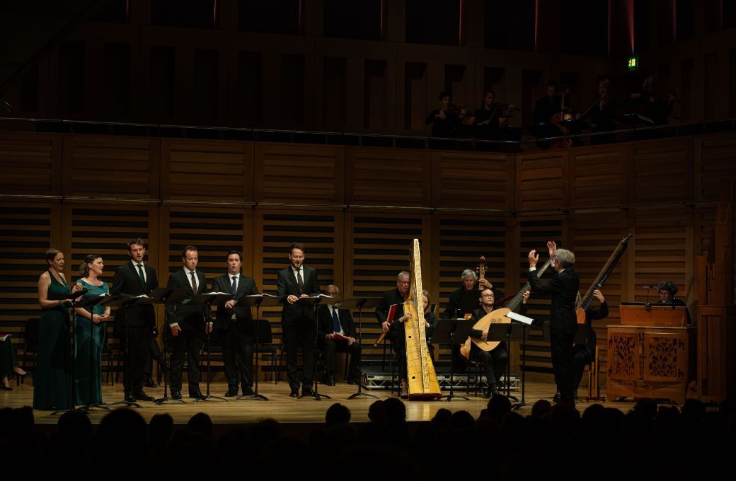 Robert Hollingworth conducts I Fagiolini and The English Cornett and Sackbut Ensemble © Monika S Jakubowska