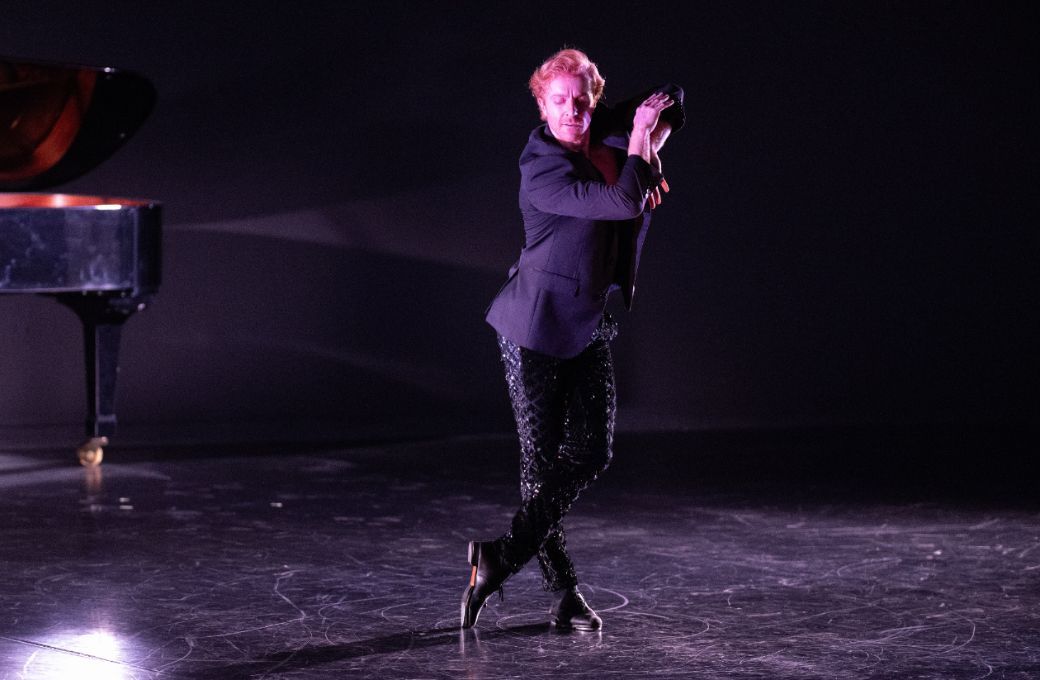 Steven McRae in <i>Cz&aacute;rd&aacute;s</i> &copy; Deborah Jaffe