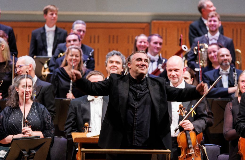 Jaime Martín and the National Symphony Orchestra © Mark Stedman