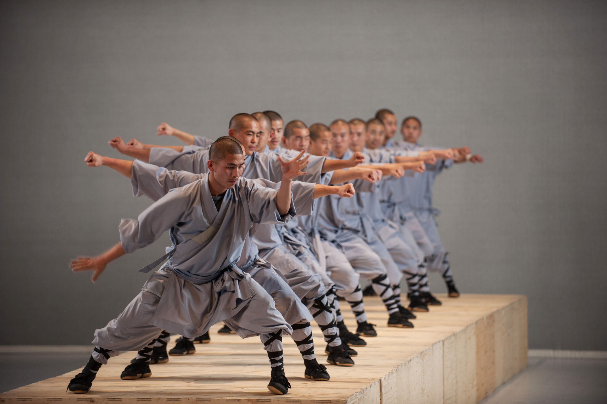 Monks of the Shaolin temple in Sidi Larbi Cherkaoui’s <i>Sutra</i> © Hugo Glendinning