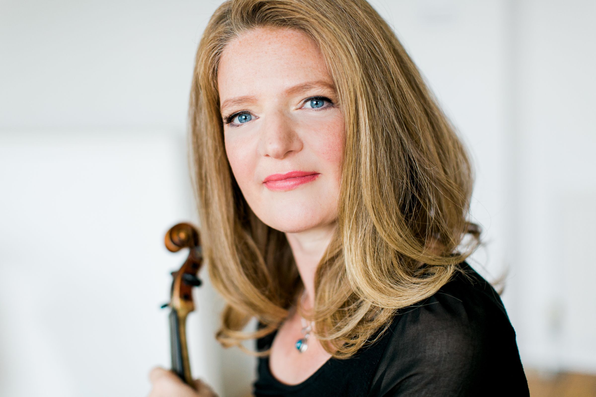 Rachel Podger &copy; Theresa Pewal