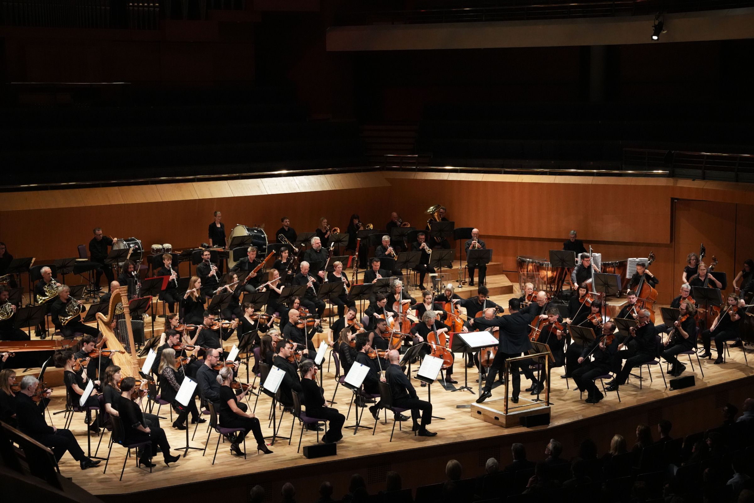 Alpesh Chauhan conducts the Hallé in Bridgewater Hall &copy; Alex Burns | The Hallé