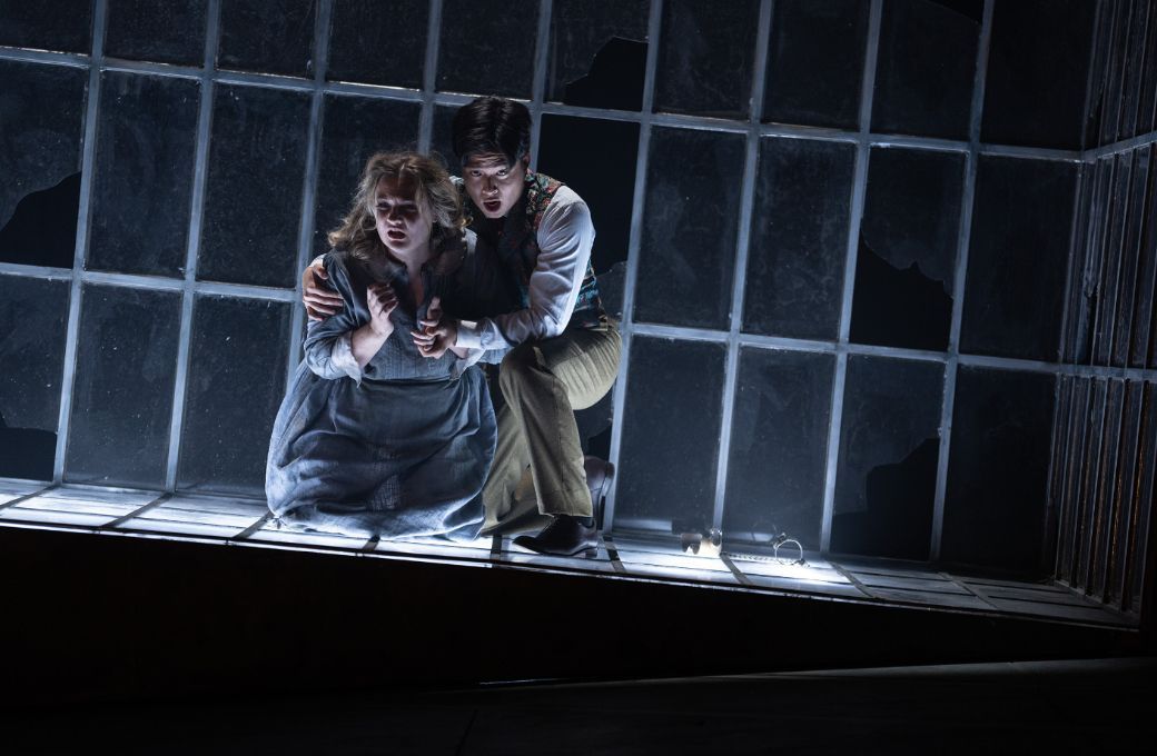 Jennifer Davis (Marguerite) and Duke Kim (Faust) &copy; Pat Redmond