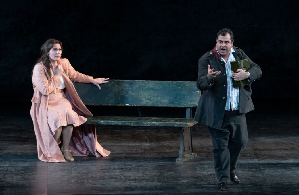 Elena Guseva (Liza) y Arsen Soghomonyan (Hermann) &copy; Miguel Lorenzo &amp; Mikel Ponce | Les Arts