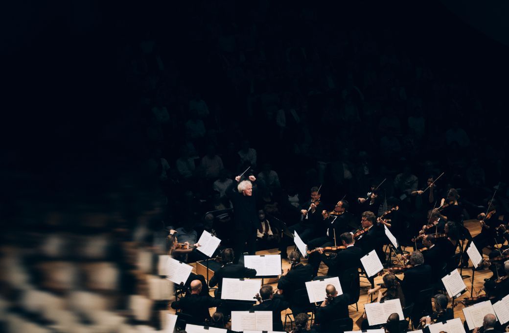 Simon Rattle dirige l'Orchestre symphonique de la Radio bavaroise &agrave; la Philharmonie &copy; Ava du Parc / Cheeese