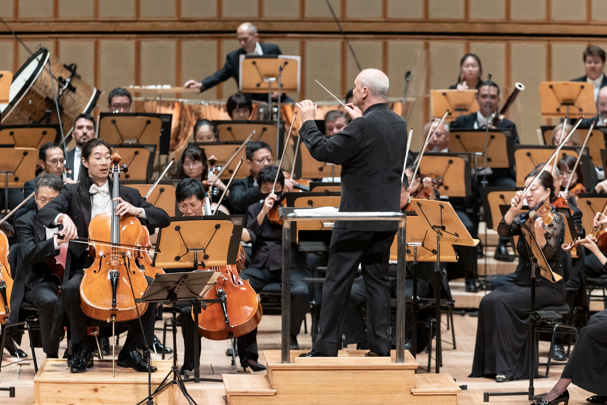 Pei-Sian Ng, Hans Graf and the Singapore Symphony Orchestra &copy; Chris P Lim | Singapore Symphony Orchestra