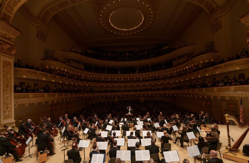 Riccardo Muti conducts the Chicago Symphony Orchestra in Carnegie Hall © Todd Rosenberg