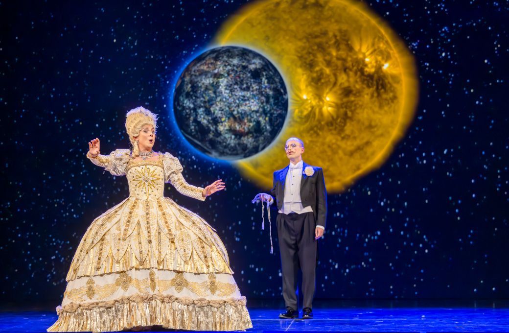 Anna Dennis (Elena) and Xavier Hetherington (Seer) © James Glossop