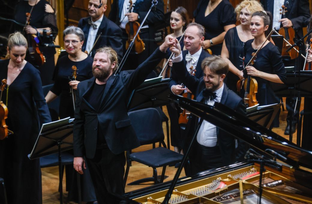 Denis Kozhukhin, Jaume Santonja and the Belgrade Philharmonic Orchestra © Marko Risović